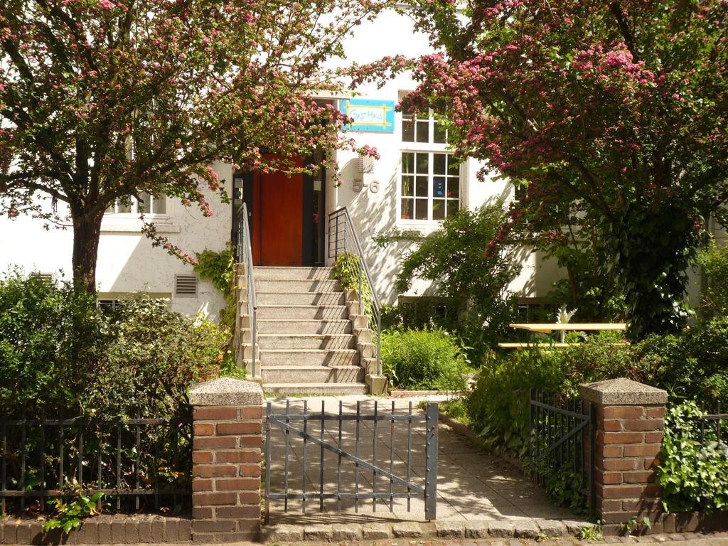 Backpacker Hostel *